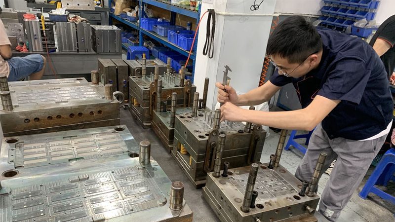 厚片吸塑模具：揭秘其使用寿命的关键因素
