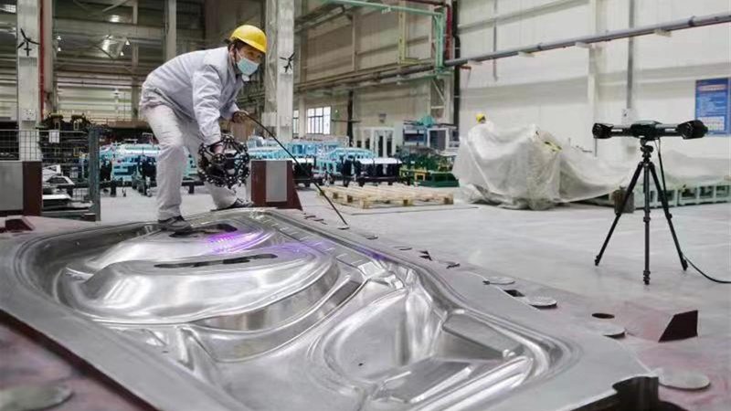 小型拉伸模具加工：价格与品质的平衡之道**